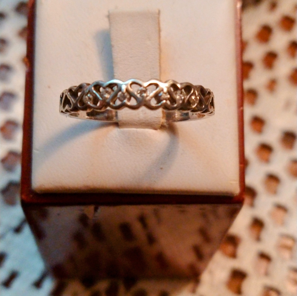 Cute Dainty 925/ Sterling Ring